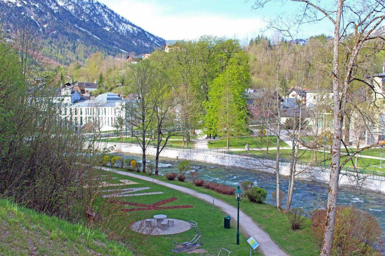 Ferienwohnung Narzisse - City Appartement im Kurpark Bad Aussee Buitenkant foto